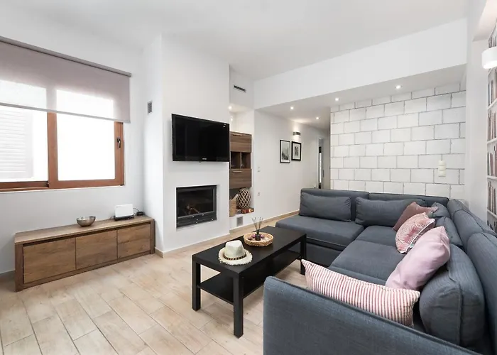 Ritas Modern In-City House