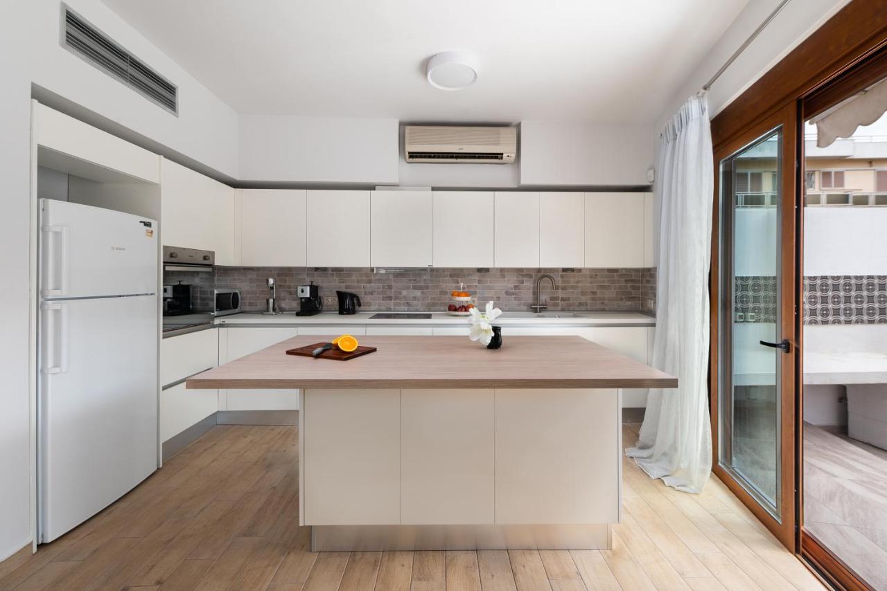 Ritas Modern In-city House Rhodes City